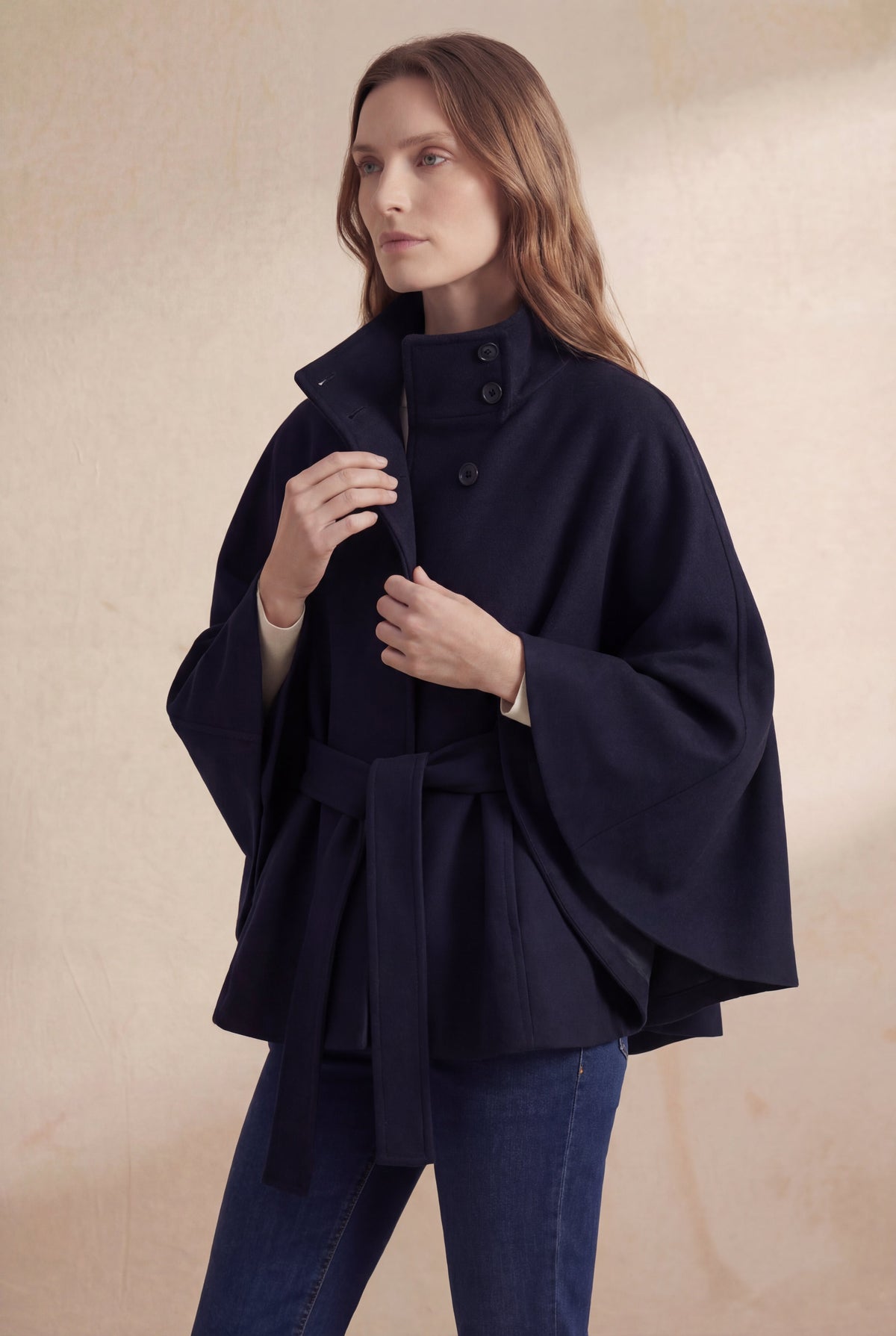 Veste à col montant et ceinture